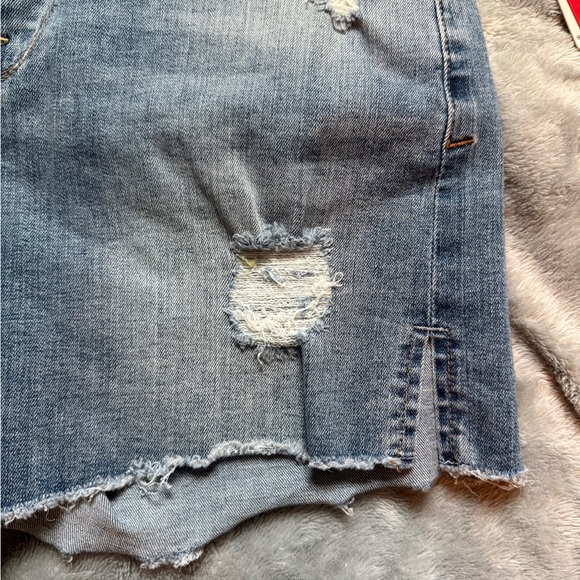 new good American shorts - Picture 5 of 10